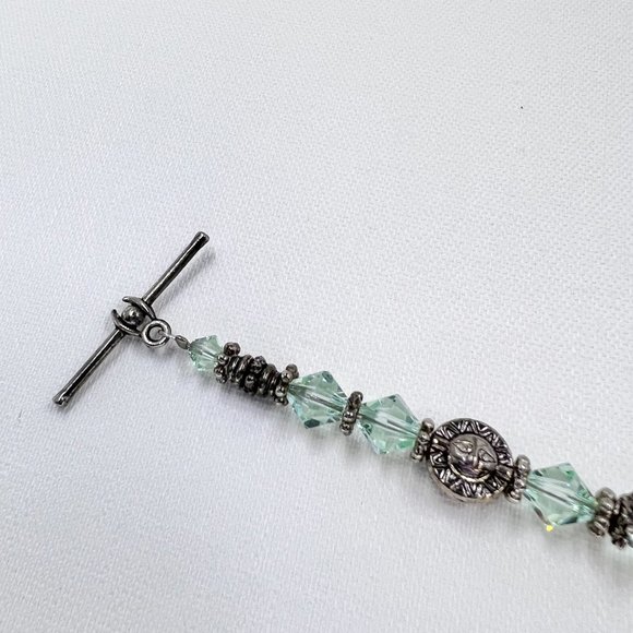 🎉HP🎉 Green Faceted Crystal & Antiqued Silver Tone Decorative Beaded Bracelet - Picture 3 of 7